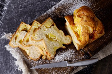 Kahve dükkanında ekmek.