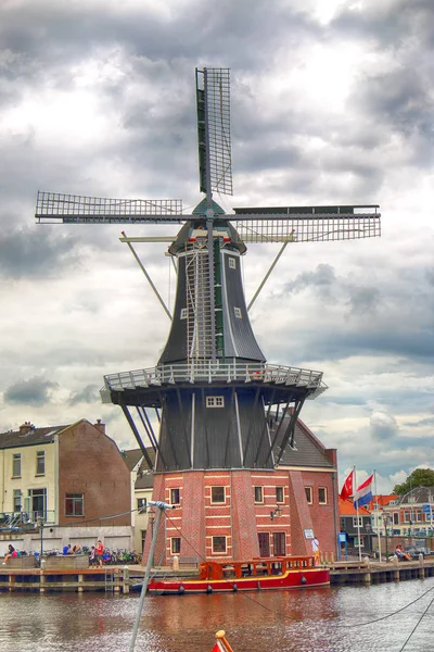 Haarlem Netherlands July 2018 Spaarne River Windmill Adriaan Beautiful Clouds — Stock Photo, Image