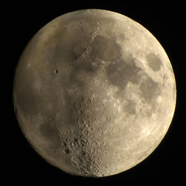 분화구와 보름달 — 스톡 사진