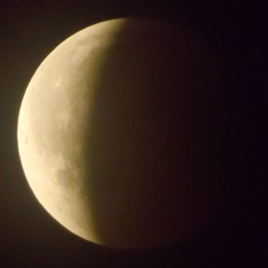 Yüzyılın en uzun ay tutulması 27 Temmuz 2018 oluştuktan sonra ay.