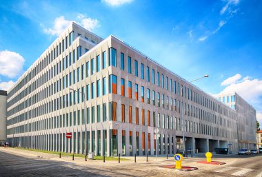 Wroclaw, Polonya - 19 Ağustos 2018: Retro Office (2016-2018 yılında) ev inşa Wroclaw. Mimarlar: Kurylowicz ve ortakları, Yatırımcı: Lc Corp, Wroclaw, Polonya.