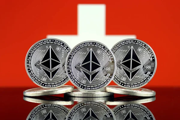 Versión Física Ethereum Eth Switzerland Flag Imagen Conceptual Para Inversores — Foto de Stock