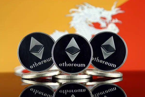 Φυσική Έκδοση Του Ethereum Eth Και Σημαία Του Μπουτάν Εννοιολογική — Φωτογραφία Αρχείου