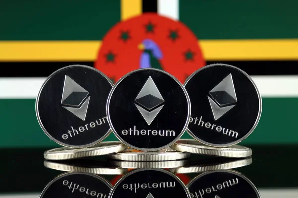 Versión Física Ethereum Eth Dominica Flag Imagen Conceptual Para Inversores — Foto de Stock