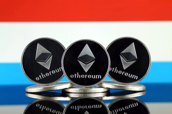 Versión Física Ethereum Eth Luxembourg Flag Imagen Conceptual Para Inversores — Foto de Stock