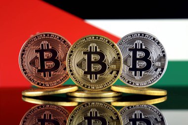 Bitcoin (Btc) ve Jordan bayrağı fiziksel sürümü. Yüksek teknoloji (Cryptocurrency, Blockchain teknolojisi, akıllı sözleşmeler, ICO yatırımcılar için kavramsal görüntü).