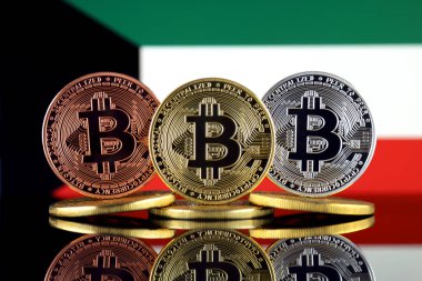 Bitcoin (Btc) ve Kuveyt bayrağı fiziksel sürümü. Yüksek teknoloji (Cryptocurrency, Blockchain teknolojisi, akıllı sözleşmeler, ICO yatırımcılar için kavramsal görüntü).