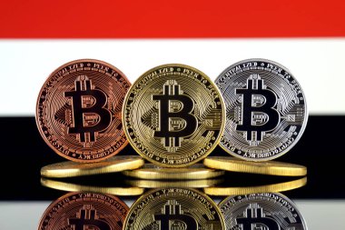Bitcoin (Btc) ve Yemen bayrak fiziksel sürümü. Yüksek teknoloji (Cryptocurrency, Blockchain teknolojisi, akıllı sözleşmeler, ICO yatırımcılar için kavramsal görüntü).