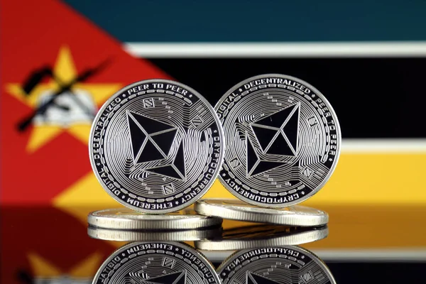 Versión Física Ethereum Eth Mozambique Flag Imagen Conceptual Para Inversores —  Fotos de Stock