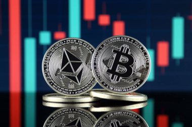Ethereum (Eth) ve Bitcoin (Btc) fiziksel sürümü. piyasa değeri açısından 2 en büyük cryptocurrencies.