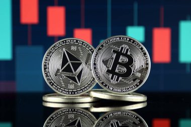 Ethereum (Eth) ve Bitcoin (Btc) fiziksel sürümü. piyasa değeri açısından 2 en büyük cryptocurrencies.