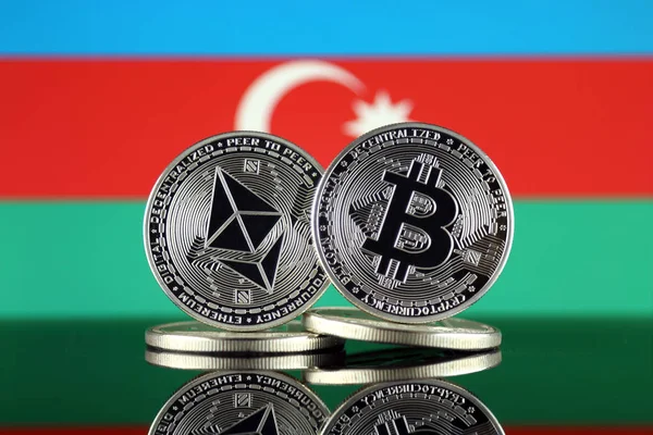 虚灵议会的物理版本 比特币 Btc 和阿塞拜疆国旗 2最大的 Cryptocurrencies 在市场资本化方面 — 图库照片