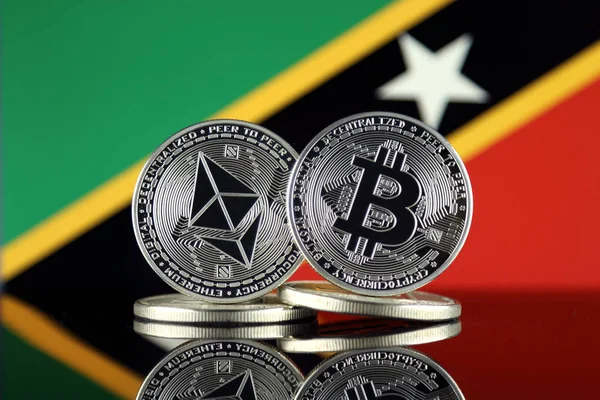 Versión Física Ethereum Eth Bitcoin Btc Saint Kitts Nevis Flag — Foto de Stock