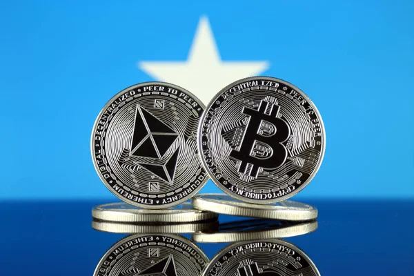 Versión Física Ethereum Eth Bitcoin Btc Somalia Flag Criptomonedas Más — Foto de Stock