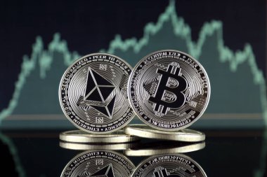 Ethereum (Eth) ve Bitcoin (Btc) fiziksel sürümü. piyasa değeri açısından 2 en büyük cryptocurrencies.