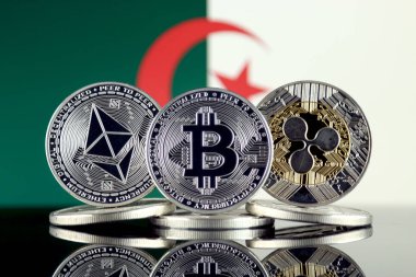 Ethereum (Eth), Bitcoin (Btc), dalgalanma (Xrp) ve Cezayir bayrağı fiziksel sürümü. En iyi 3 Cryptocurrencies pazara göre kap.