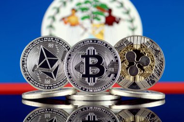 Ethereum (Eth), Bitcoin (Btc), dalgalanma (Xrp) ve Belize bayrağı fiziksel sürümü. En iyi 3 Cryptocurrencies pazara göre kap.