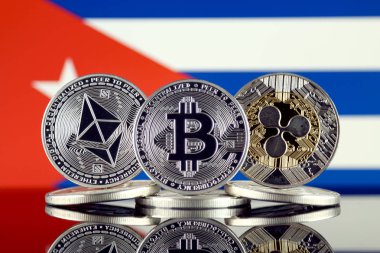 Ethereum (Eth), Bitcoin (Btc), dalgalanma (Xrp) ve Küba bayrağı fiziksel sürümü. En iyi 3 Cryptocurrencies pazara göre kap.