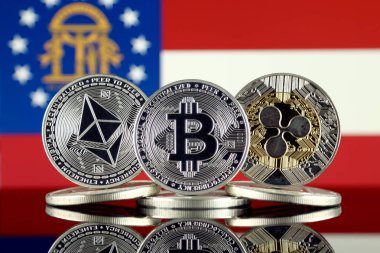 Ethereum (Eth), Bitcoin (Btc), dalgalanma (Xrp) ve Gürcistan Devlet bayrağı fiziksel sürümü. En iyi 3 Cryptocurrencies pazara göre kap.