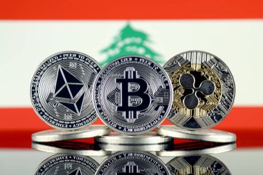Ethereum (Eth), Bitcoin (Btc), dalgalanma (Xrp) ve Lübnan bayrağı fiziksel sürümü. En iyi 3 Cryptocurrencies pazara göre kap.
