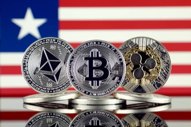 Ethereum (Eth), Bitcoin (Btc), dalgalanma (Xrp) ve Liberya bayrağı fiziksel sürümü. En iyi 3 Cryptocurrencies pazara göre kap.