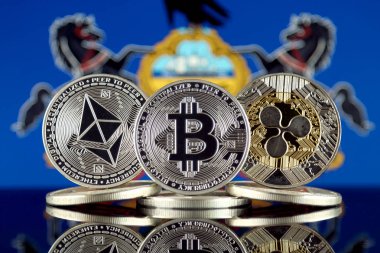 Ethereum (Eth), Bitcoin (Btc), dalgalanma (Xrp) ve Pennsylvania devlet bayrağı fiziksel sürümü. En iyi 3 Cryptocurrencies pazara göre kap.