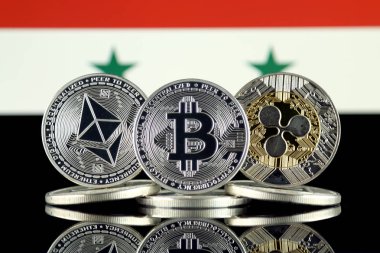 Ethereum (Eth), Bitcoin (Btc), dalgalanma (Xrp) ve Suriye bayrağı fiziksel sürümü. En iyi 3 Cryptocurrencies pazara göre kap.