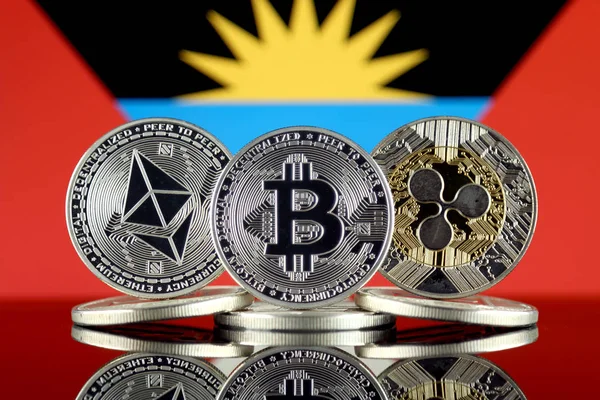 Ethereum (Eth), Bitcoin (Btc), dalgalanma (Xrp) ve Antigua ve Barbuda bayrağı fiziksel sürümü. En iyi 3 Cryptocurrencies pazara göre kap.