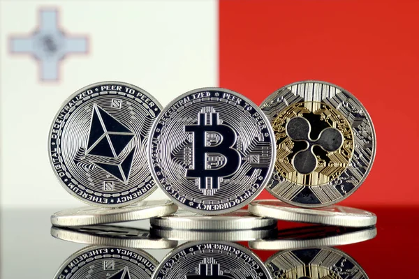Fizikai Változata Ethereum Eth Bitcoin Btc Gyűrűző Xrp Máltai Zászló — Stock Fotó