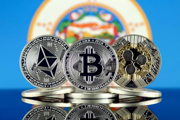 Ethereum (Eth), Bitcoin (Btc), dalgalanma (Xrp) ve Minnesota devlet bayrağı fiziksel sürümü. En iyi 3 Cryptocurrencies pazara göre kap.