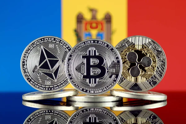 Ethereum (Eth), Bitcoin (Btc), dalgalanma (Xrp) ve Moldova bayrağı fiziksel sürümü. En iyi 3 Cryptocurrencies pazara göre kap.