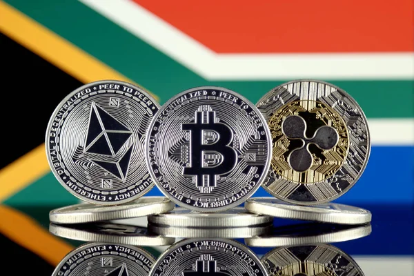 Ethereum (Eth), Bitcoin (Btc), dalgalanma (Xrp) ve Güney Afrika bayrağı fiziksel sürümü. En iyi 3 Cryptocurrencies pazara göre kap.
