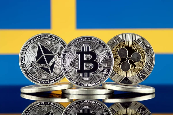 Versión Física Ethereum Eth Bitcoin Btc Ripple Xrp Sweden Flag — Foto de Stock