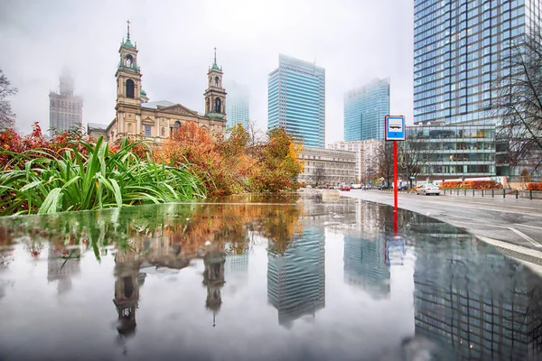 Warsaw Polonia Noviembre 2018 Grzybowski Square Una Plaza Triangular Centro — Foto de Stock