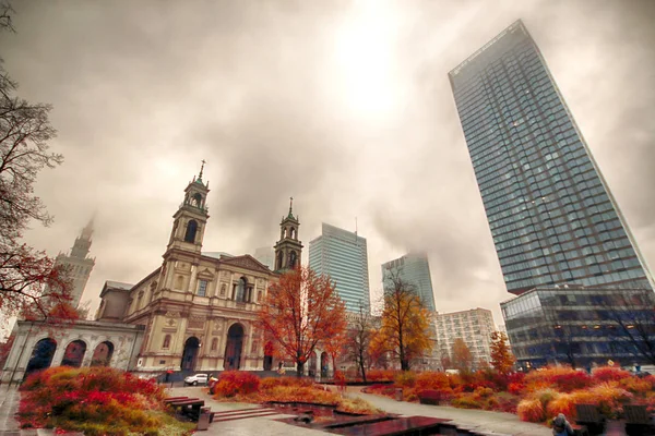 Warsaw Polonia Novembre 2018 Grzybowski Square Una Piazza Triangolare Nel — Foto Stock