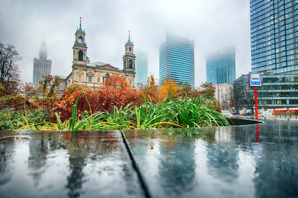 Warsaw Polonia Noviembre 2018 Grzybowski Square Una Plaza Triangular Centro — Foto de Stock