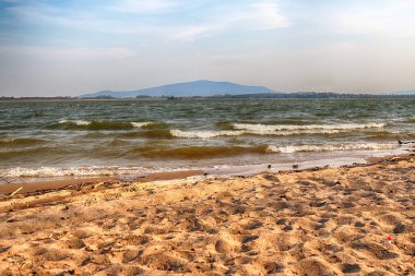 Mietkow Gölü ve Sleza Dağı, Polonya.