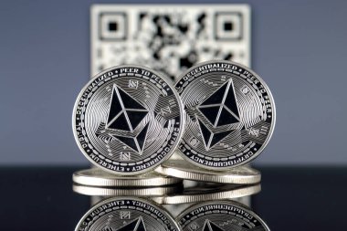 Ethereum (ETH) ve QR Code (Ethereum cüzdan adresi) kavramı.