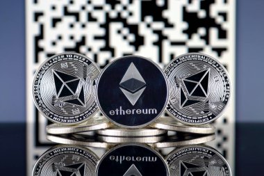 Ethereum (ETH) ve QR Code (Ethereum cüzdan adresi) kavramı.
