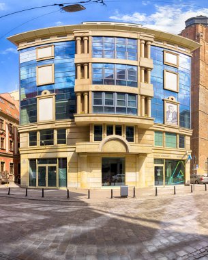 Wroclaw, Polonya - 22 Nisan 2019: Wroclaw Old Town. Avrupa 'nın en renkli pazar meydanlarından birine sahip bir şehir. Aşağı Silezya 'nın tarihi başkenti, Polonya, Avrupa.