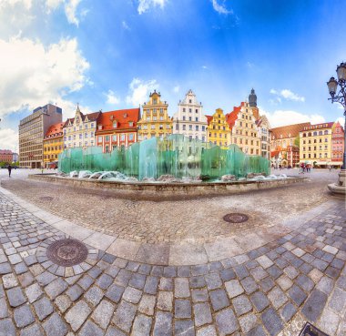 Wroclaw, Polonya - 22 Nisan 2019: Wroclaw Old Town. Şehir açık.