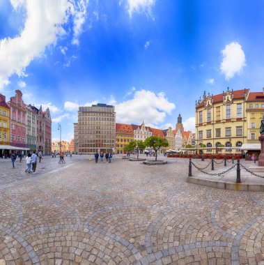 Wroclaw, Polonya - 22 Nisan 2019: Wroclaw Old Town. Şehir açık.