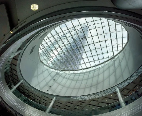 波兰弗罗茨拉夫 2019年5月10日 弗罗茨拉夫的天空塔购物中心 整个建筑群还有一个办公大楼和波兰最高的住宅塔 212M 一个独特的建筑项目 — 图库照片