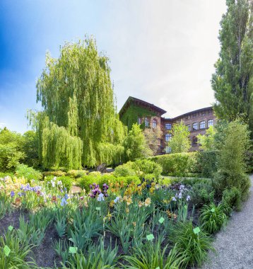 Wroclaw, Polonya-Mayıs 30, 2019: Botanik Bahçesi Wroclaw, Polonya. Bahçe 1811 den 1816 katedral Adası (Ostrow Tumski), şehrin en eski parçası üzerinde inşa edilmiştir.