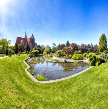 Wroclaw, Polonya-Mayıs 30, 2019: Botanik Bahçesi Wroclaw, Polonya. Bahçe 1811 den 1816 katedral Adası (Ostrow Tumski), şehrin en eski parçası üzerinde inşa edilmiştir.