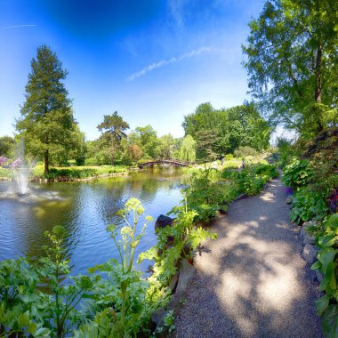 Wroclaw, Polonya-Mayıs 30, 2019: Botanik Bahçesi Wroclaw, Polonya. Bahçe 1811 den 1816 katedral Adası (Ostrow Tumski), şehrin en eski parçası üzerinde inşa edilmiştir.