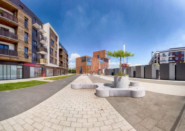 Wroclaw, Polonya - 01 Haziran 2019: Siechnice Şehir Merkezi (Wroclaw yakınları, Polonya) modern belediye binası. Bu kentsel projenin mimarları: Mackow Pracownia Projektowa.