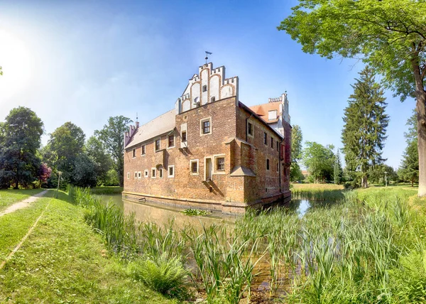 Wroclaw Polen Juni 2019 Das Renaissance Wasserschloss Wojnowice Bei Wroclaw — Stockfoto