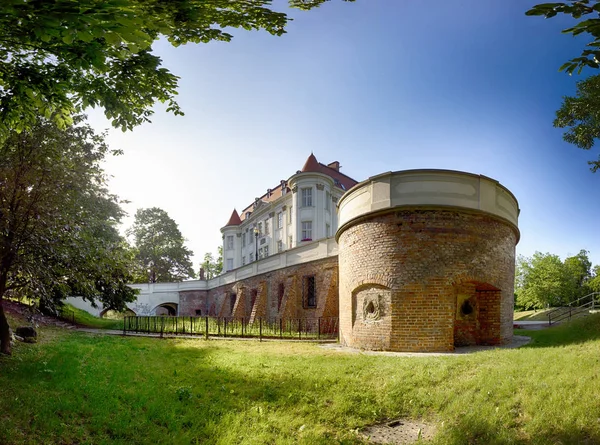 ポーランドのヴロツワフ 2019年6月11日 ポーランドのウロツワフ州レスニカの城 ポーランド文化遺産登録簿の対象 — ストック写真