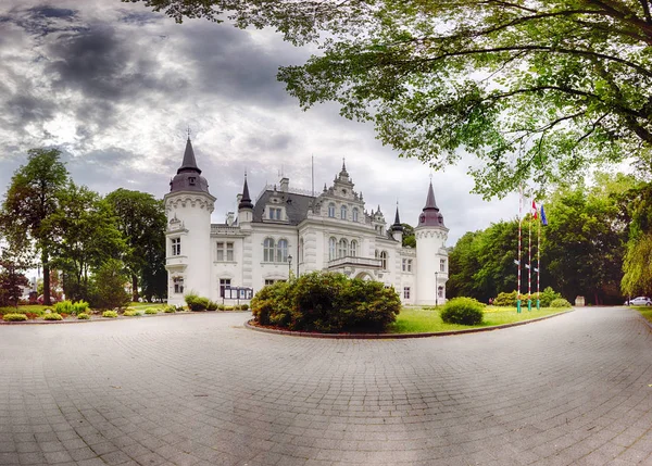 Vratislav Polsko Června 2019 Neoklasický Palác Rodiny Saurma Jeltsch Postavený — Stock fotografie